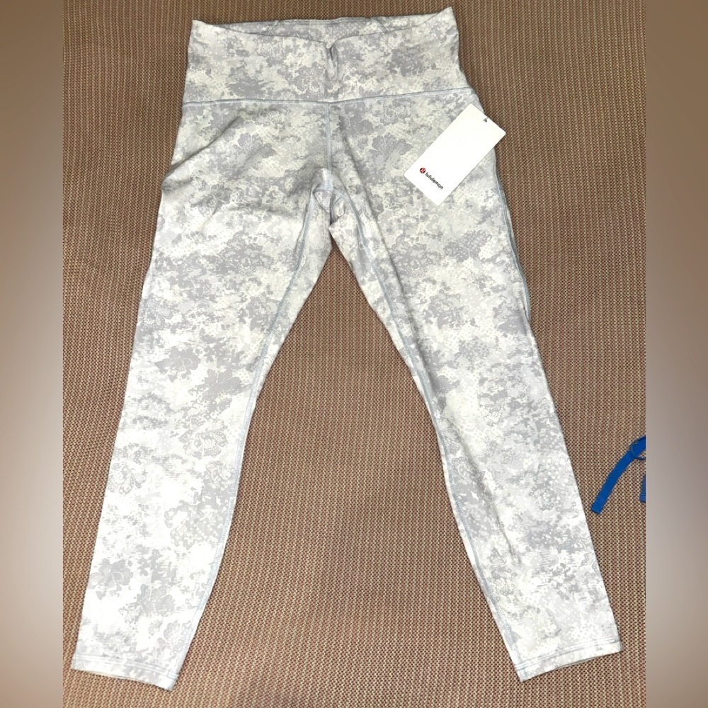 NWT (💖) Size 10 Lululemon Train Times Leggings